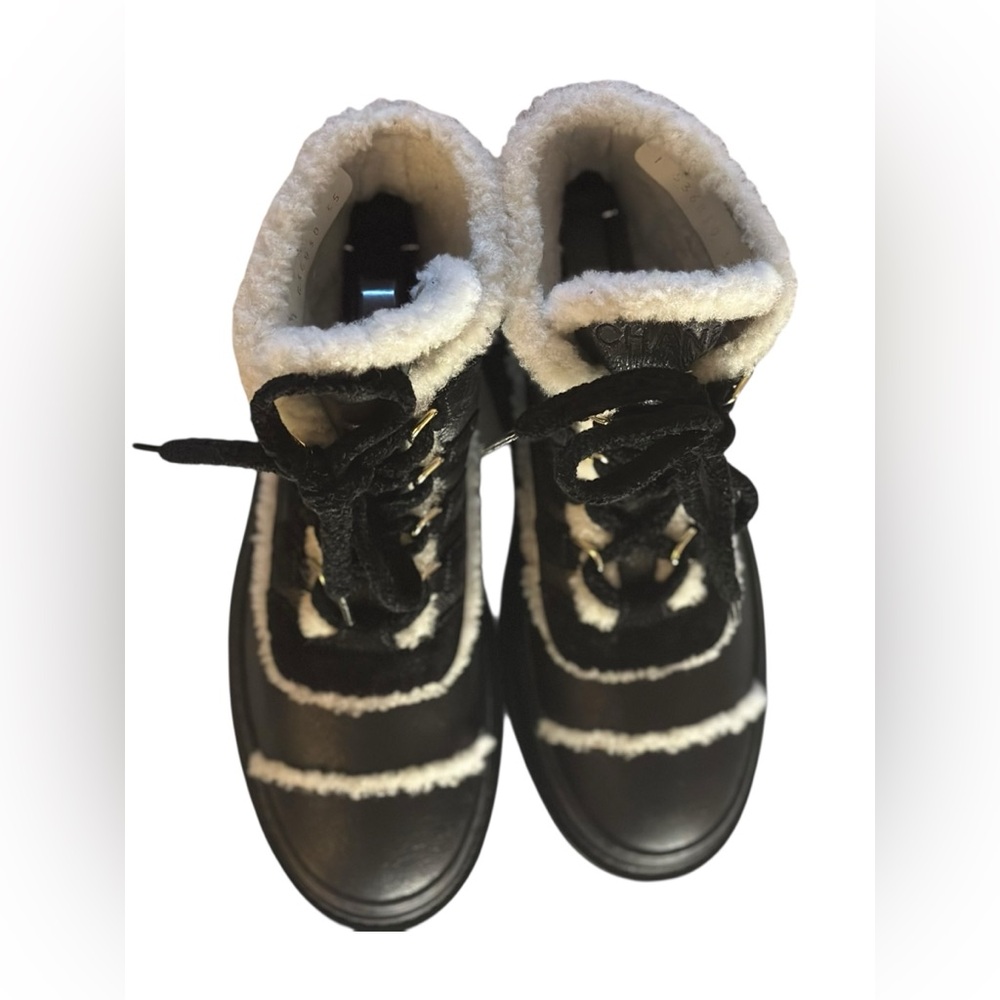 CHANEL Black Calfskin & White Shearling-Trim Lace-Up Sherpa Lined Combat Boots - Picture 9 of 15
